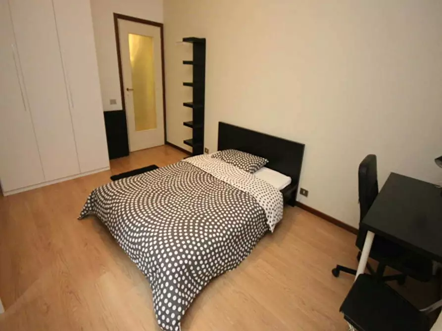 Immagine 9 di Camera in affitto  in Via Raffaello Bertieri a Milano