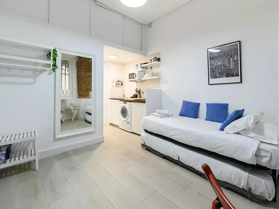 Immagine 1 di Appartamento in affitto  in Calle de Pizarro a Madrid