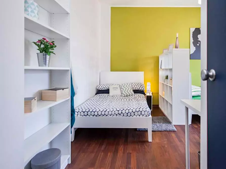 Immagine 3 di Camera in affitto  in Via Giuseppe Frua a Milano