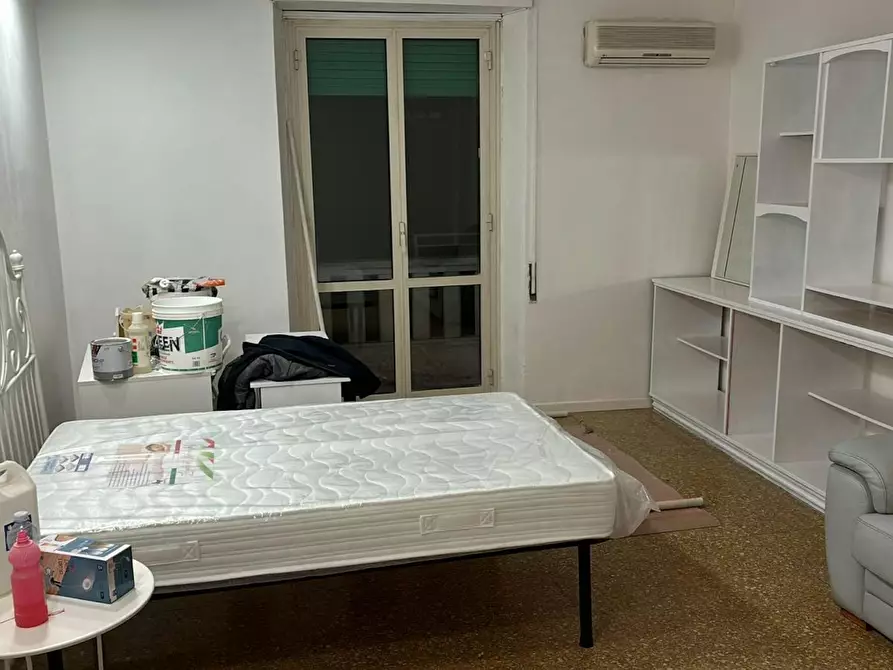 Immagine 3 di Camera in affitto  in Via Ivrea a Roma
