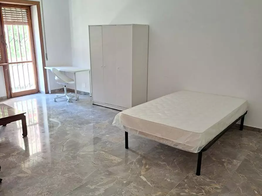 Immagine 10 di Camera in affitto  in Via Costantino Maes a Roma