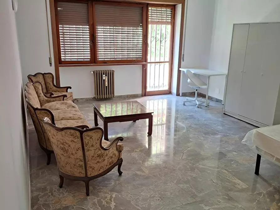 Immagine 2 di Camera in affitto  in Via Costantino Maes a Roma