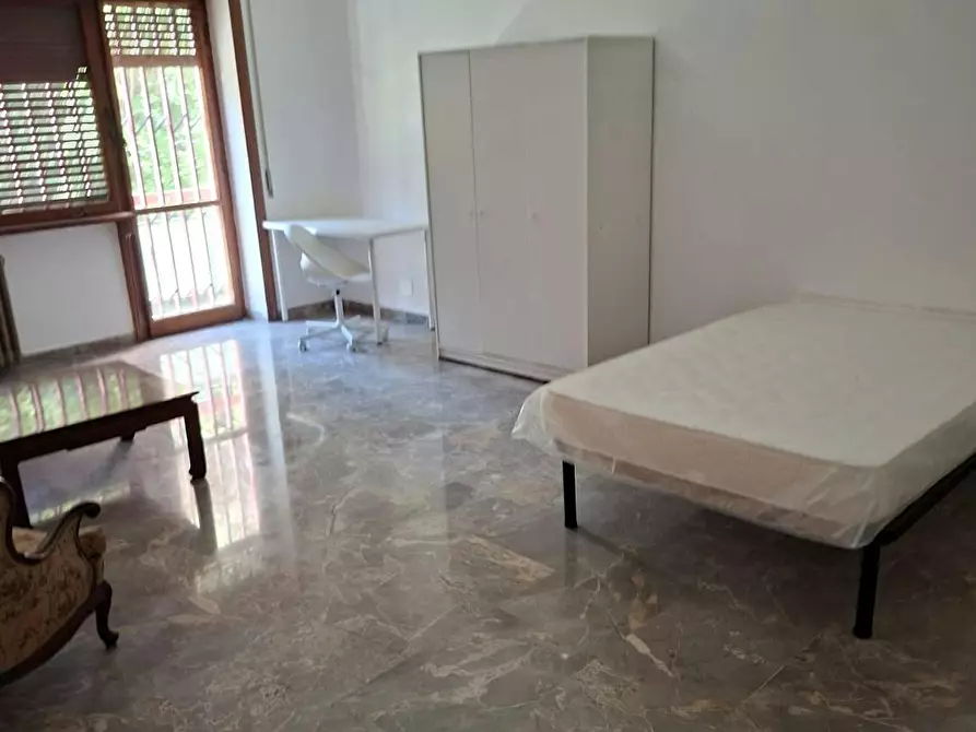 Immagine 1 di Camera in affitto  in Via Costantino Maes a Roma