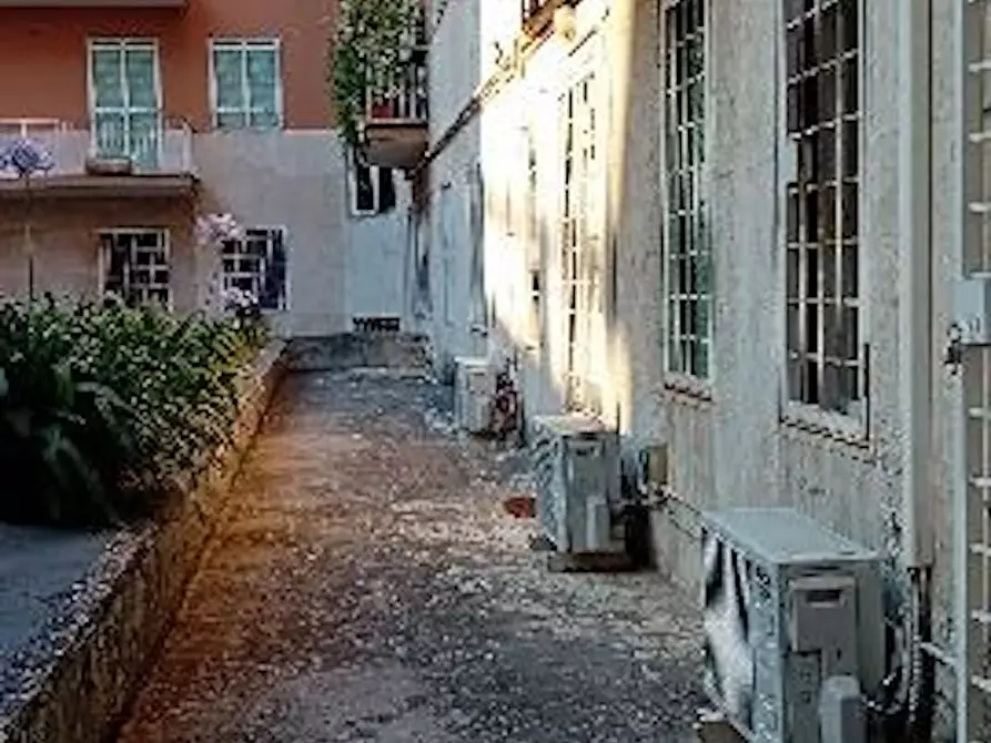 Immagine 4 di Camera in affitto  in Via Bassano del Grappa a Roma
