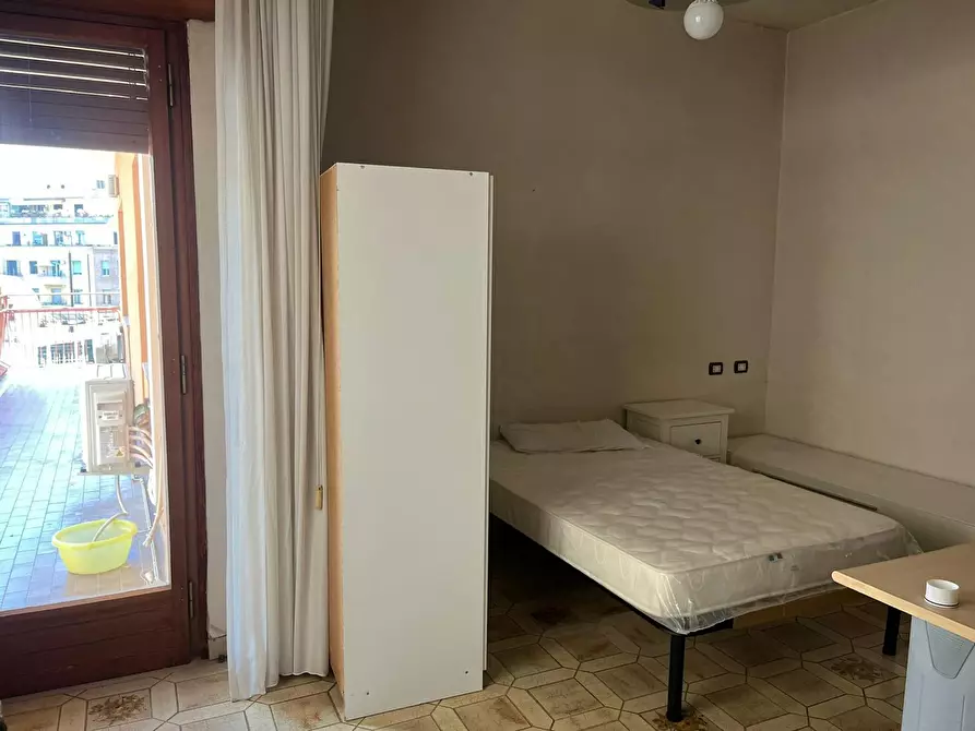 Immagine 6 di Camera in affitto  in Via Ogliastra a Roma