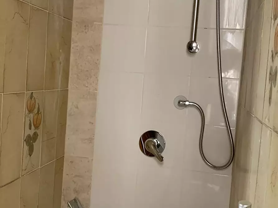 Immagine 8 di Camera in affitto  in Via Ogliastra a Roma