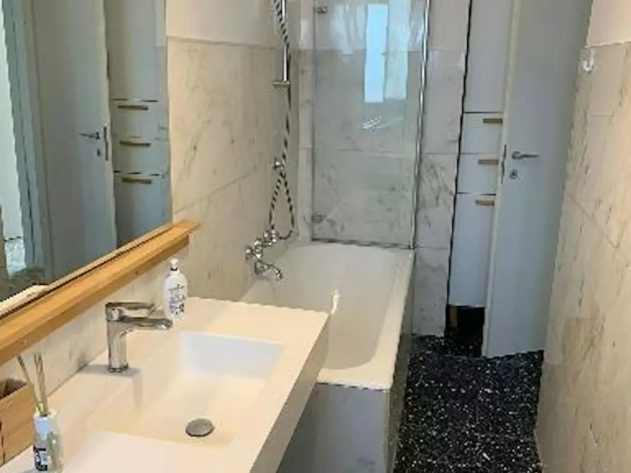 Immagine 6 di Camera in affitto  in Via dei Campi Flegrei a Roma