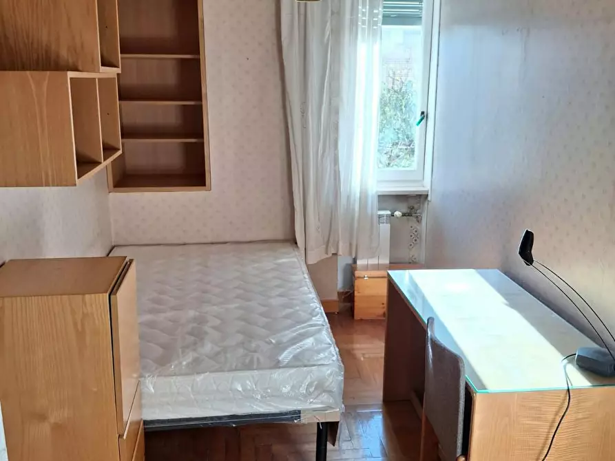 Immagine 4 di Camera in affitto  in Via Alfredo Serranti a Roma