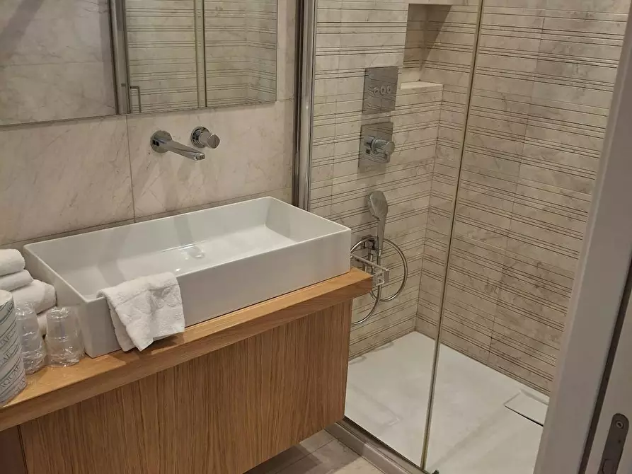 Immagine 6 di Appartamento in affitto  in Via Appia Nuova a Roma