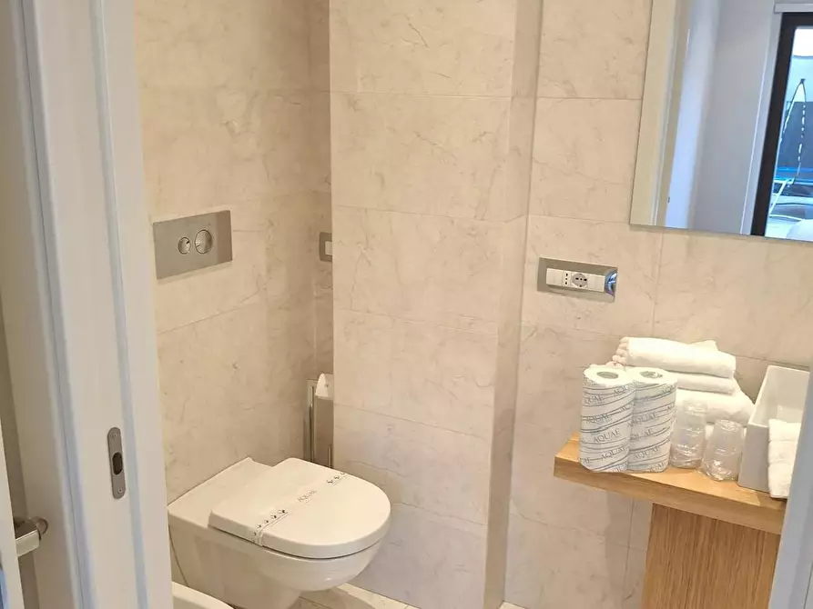 Immagine 10 di Appartamento in affitto  in Via Appia Nuova a Roma