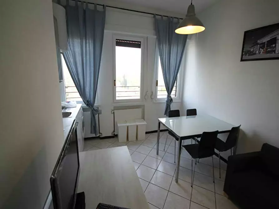 Immagine 3 di Camera in affitto  in Piazza Carlo Stuparich a Milano