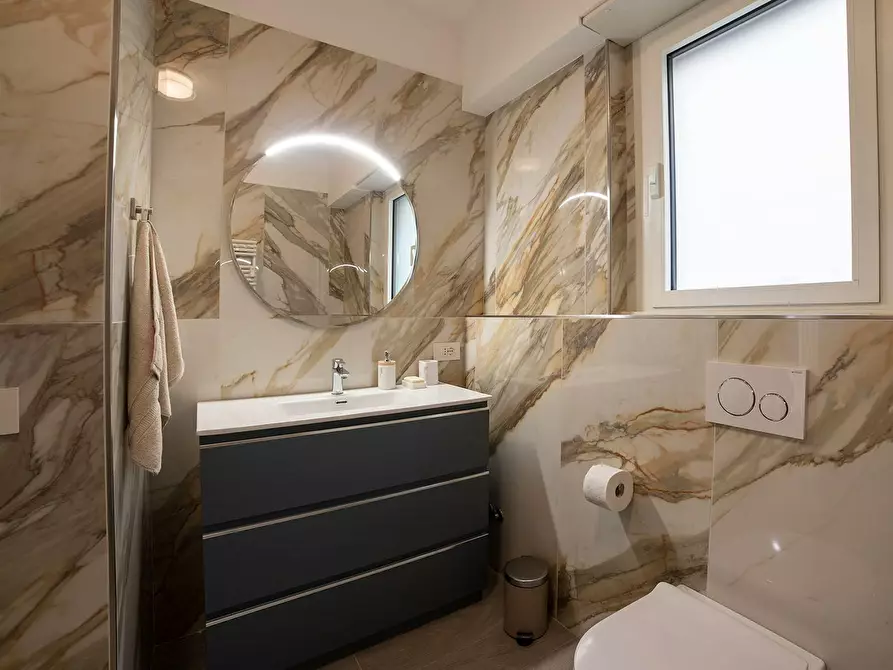 Immagine 5 di Appartamento in affitto  in Via Val di Chienti a Roma