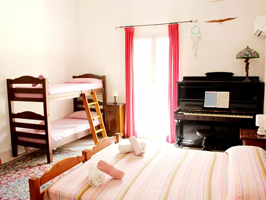 Immagine 3 di Camera in affitto  in Via Argenteria a Palermo