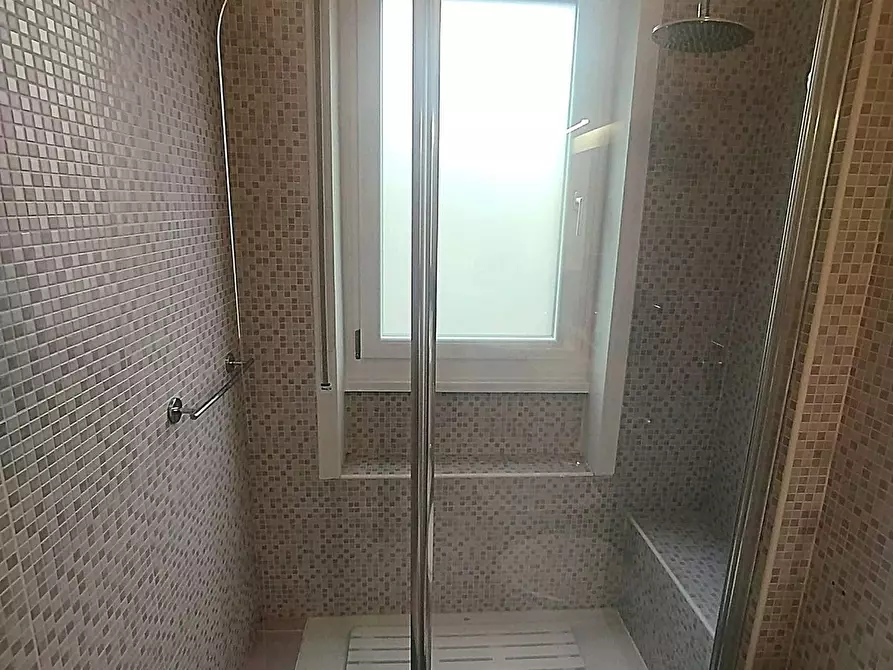 Immagine 10 di Camera in affitto  in Via Trieste a Segrate