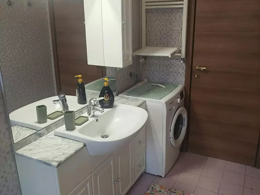 Immagine 9 di Camera in affitto  in Via Trieste a Segrate