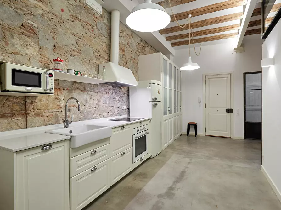 Immagine 10 di Appartamento in affitto  in Carrer del Peu de la Creu a Barcelona