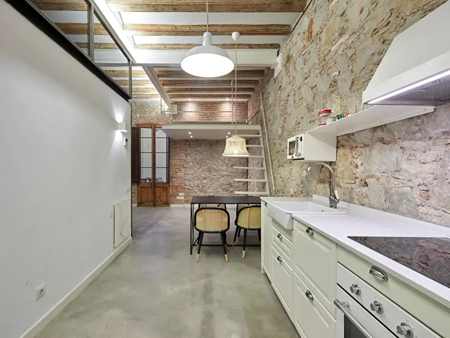 Immagine 5 di Appartamento in affitto  in Carrer del Peu de la Creu a Barcelona