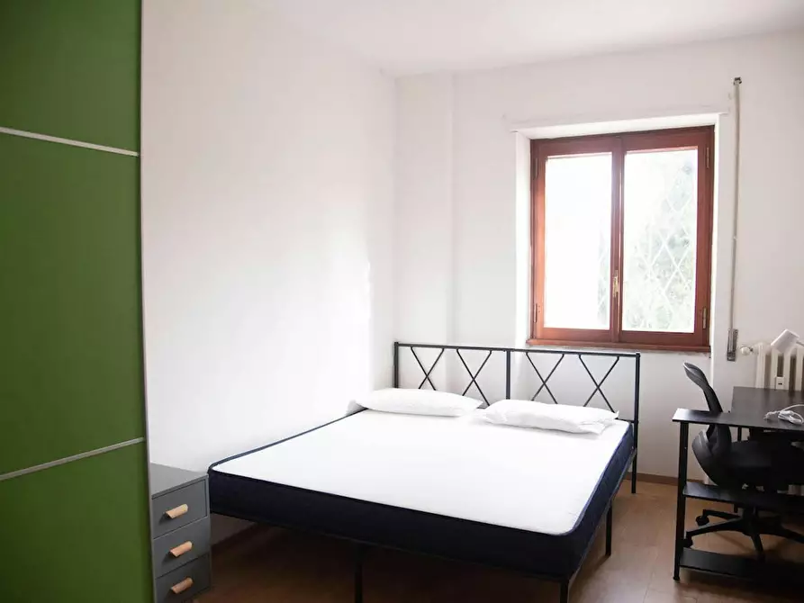 Immagine 1 di Camera in affitto  in Via Colle Di Mezzo a Roma