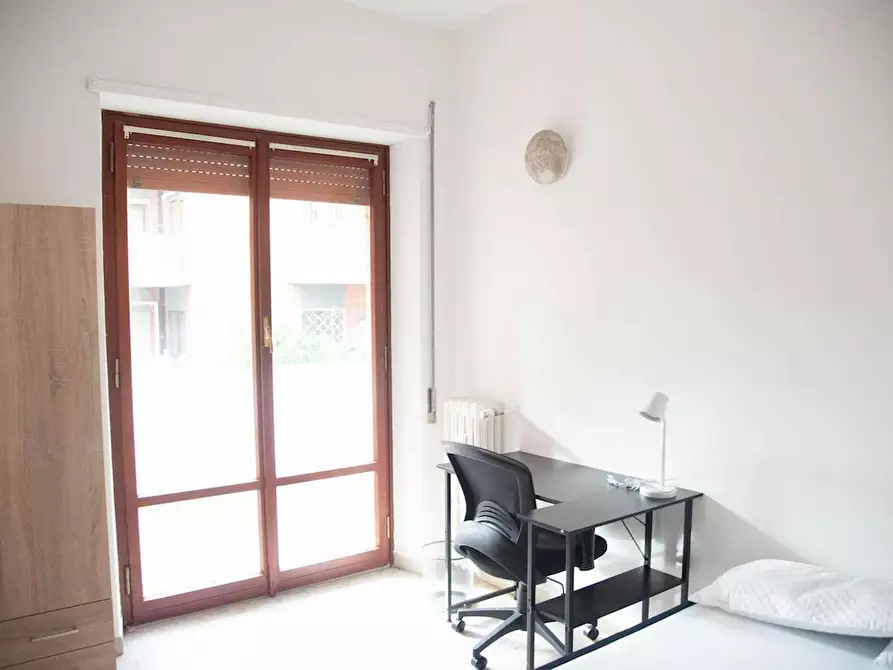 Immagine 1 di Camera in affitto  in Via Colle Di Mezzo a Roma