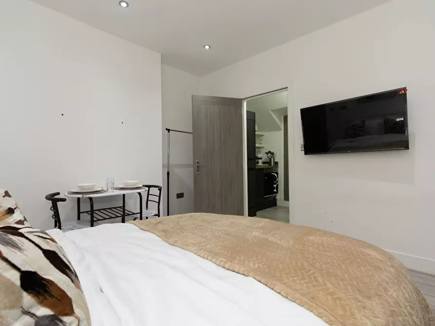 Immagine 8 di Appartamento in affitto  in Mitcham Road a Wandsworth