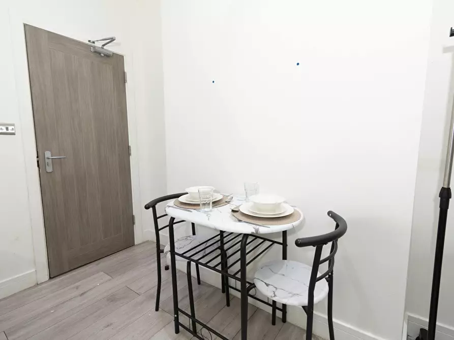Immagine 4 di Appartamento in affitto  in Mitcham Road a Wandsworth