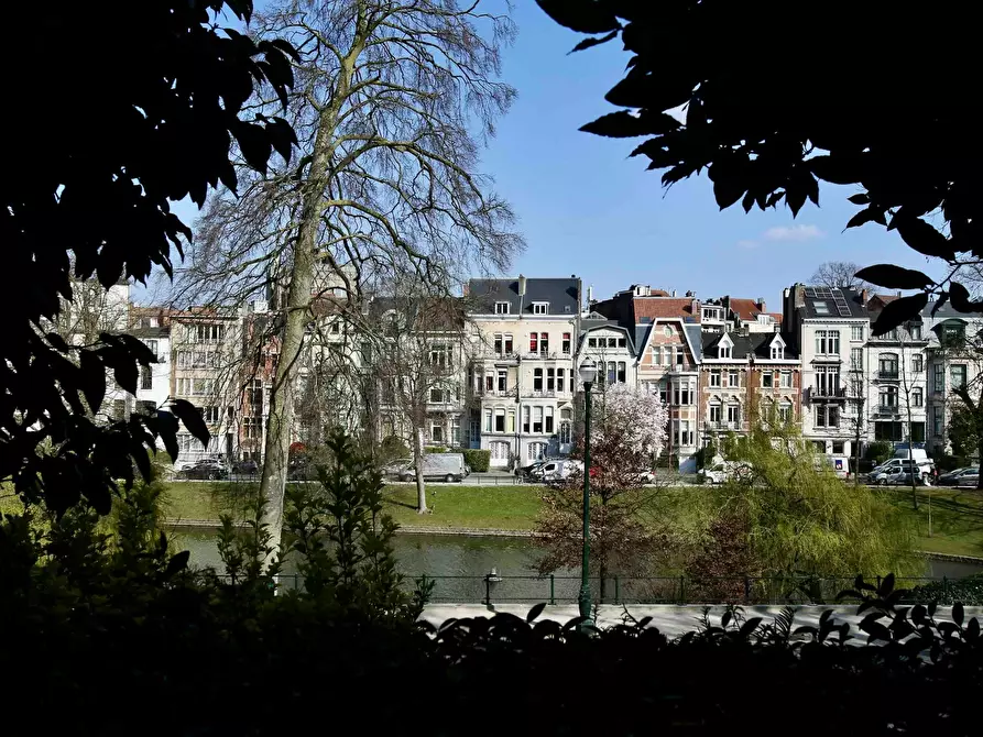 Immagine 1 di Appartamento in affitto  in Rue de Belle-Vue a Ixelles