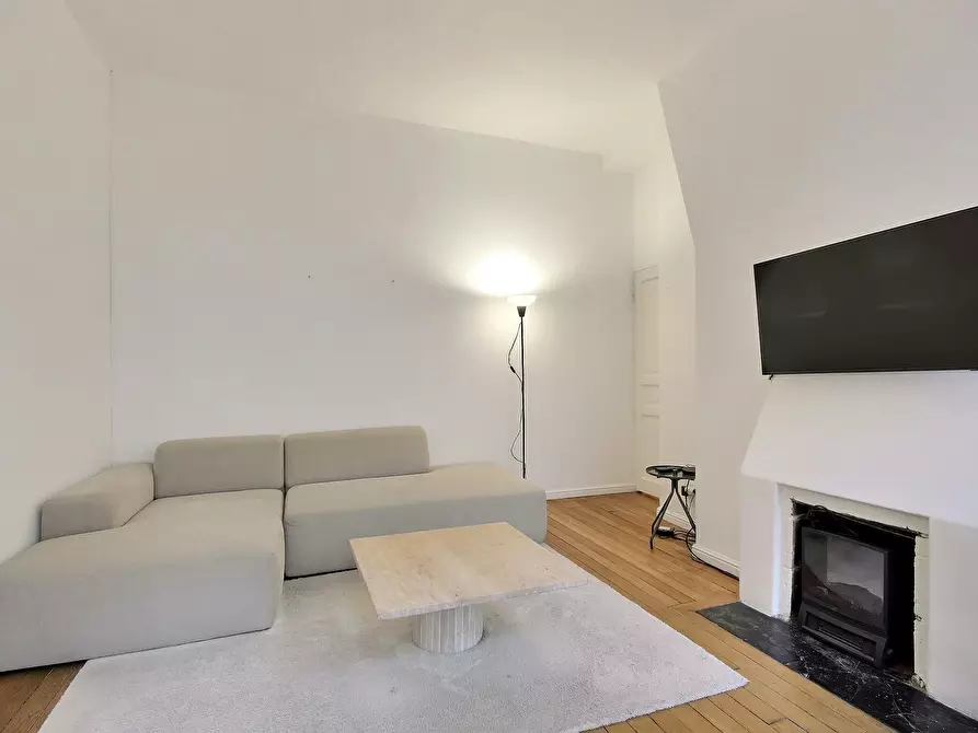 Immagine 1 di Appartamento in affitto  in Rue des Gravilliers a Paris 03