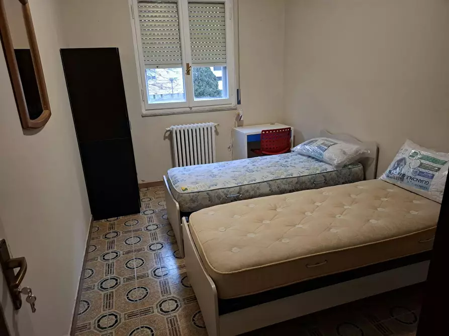 Immagine 6 di Camera in affitto  in Strada del Drosso a Torino