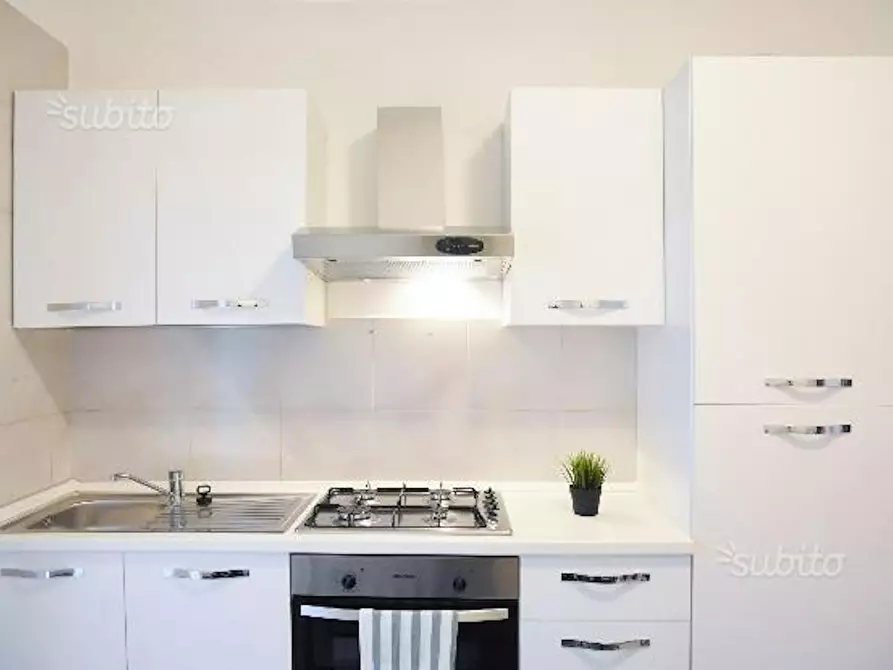 Immagine 6 di Camera in affitto  in Via Francesco de Pinedo a Pisa