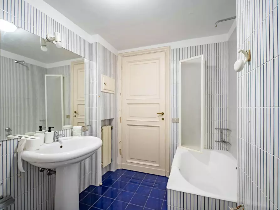 Immagine 10 di Camera in affitto  in Corso Magenta a Genova