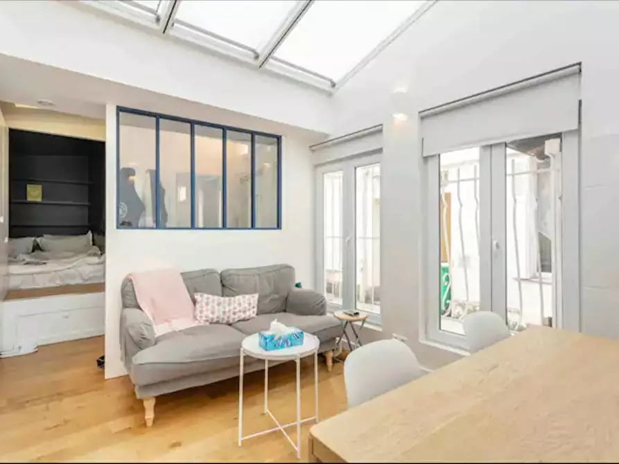 Immagine 1 di Appartamento in affitto  in Rue Juge a Paris