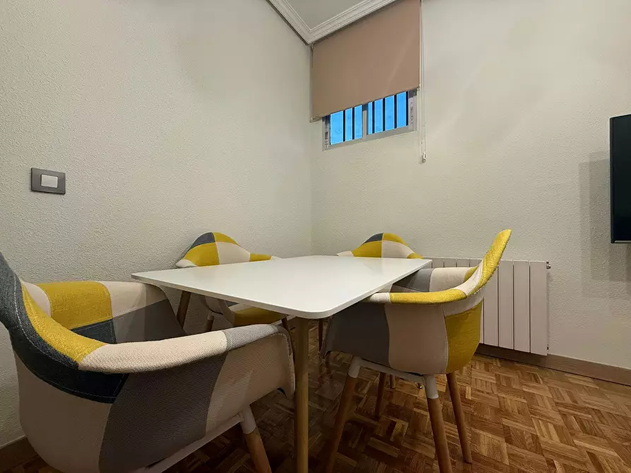 Immagine 6 di Appartamento in affitto  in Cuesta de Santo Domingo a Madrid