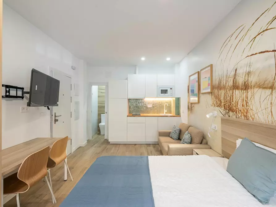 Immagine 6 di Appartamento in affitto  in Calle Piqueñas a Madrid