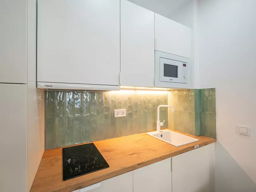 Immagine 10 di Appartamento in affitto  in Calle Piqueñas a Madrid