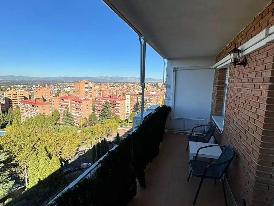 Immagine 2 di Appartamento in affitto  in Calle de Aguilar de Campóo a Madrid