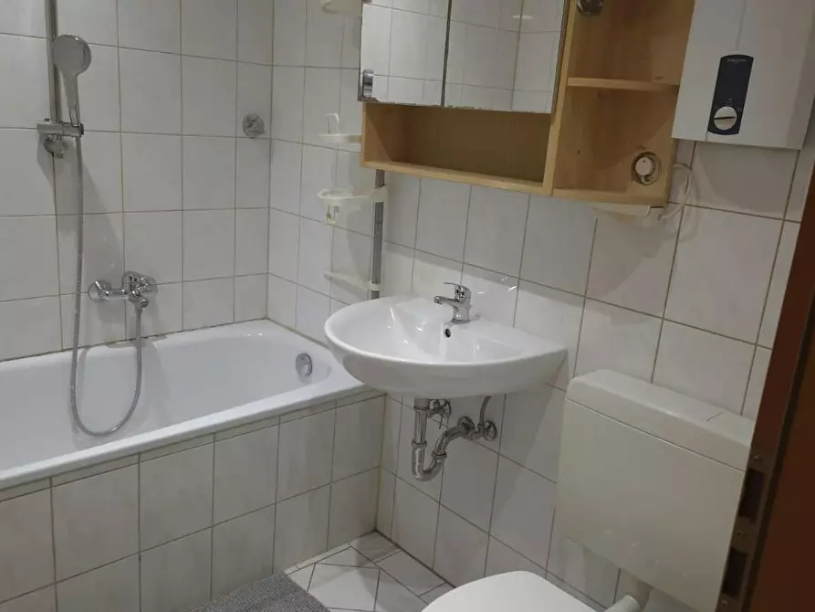 Immagine 9 di Camera in affitto  in Aachener Straße a Düsseldorf