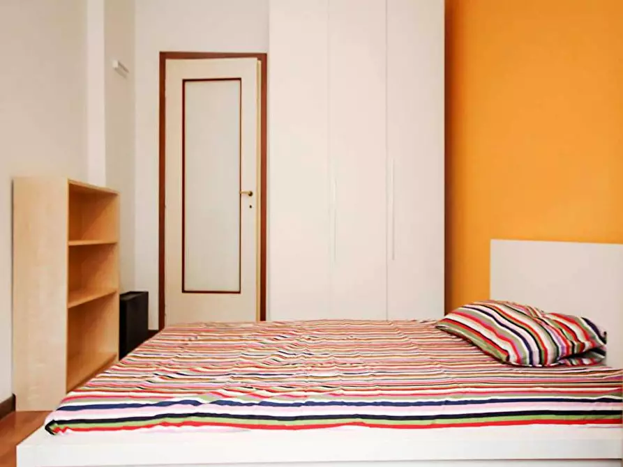 Immagine 3 di Camera in affitto  in Via Raffaello Bertieri a Milano