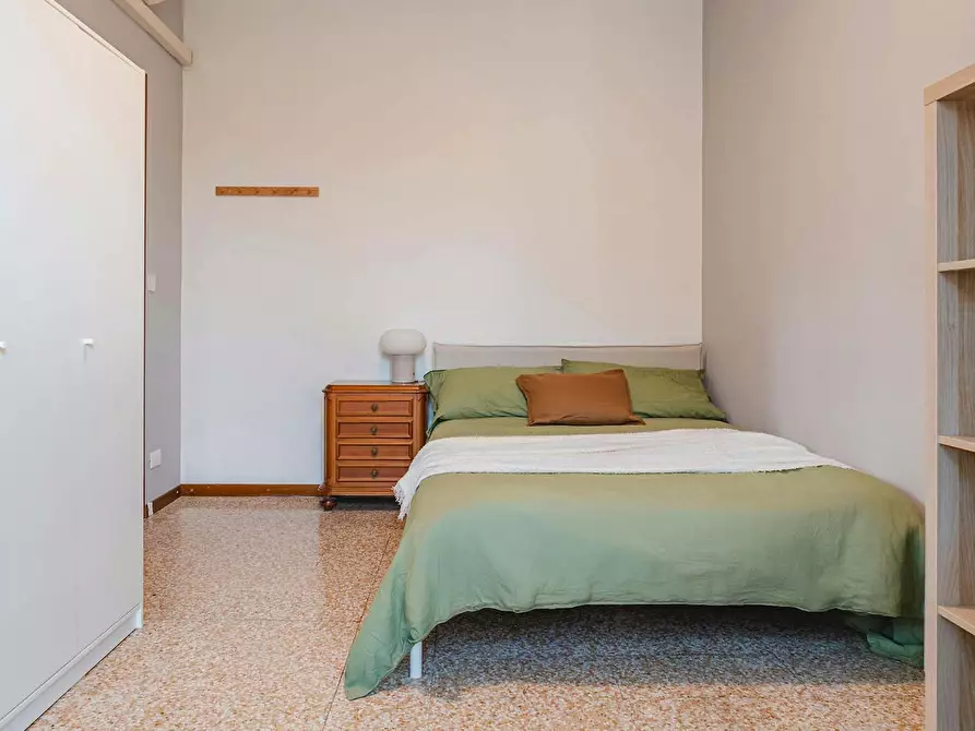 Immagine 6 di Camera in affitto  in Via Sem Benelli a Milano