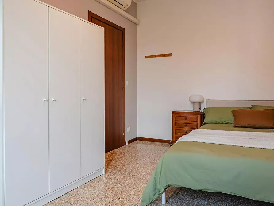 Immagine 4 di Camera in affitto  in Via Sem Benelli a Milano