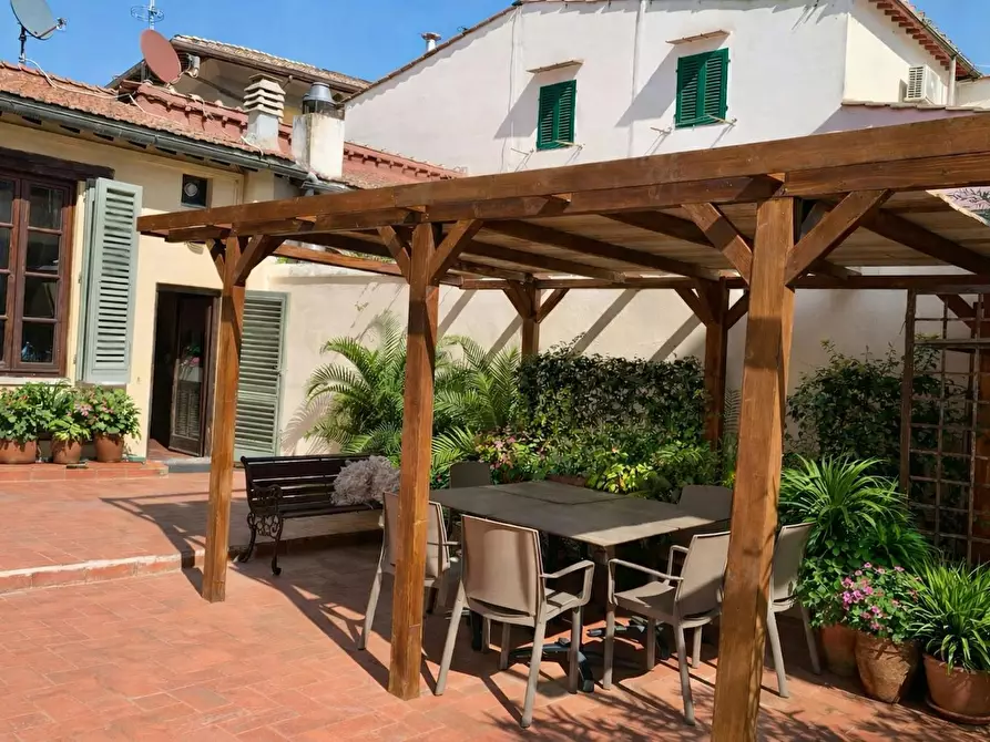 Immagine 1 di Casa indipendente in affitto  in Piazza di Cestello a Firenze