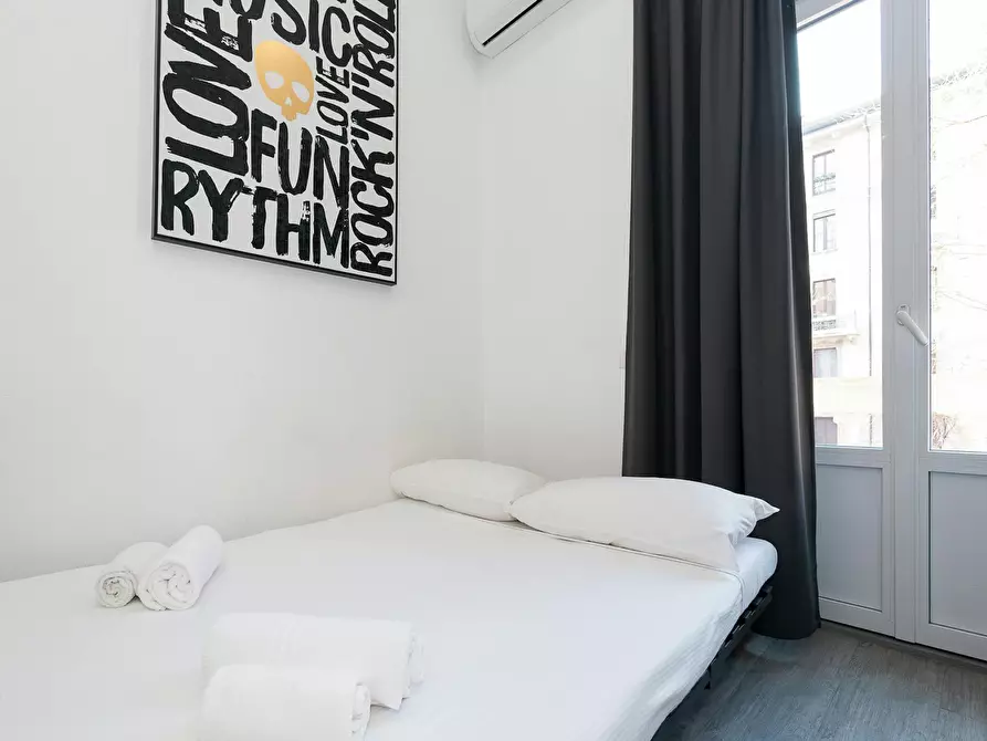 Immagine 2 di Appartamento in affitto  in Via Lomellina a Milano