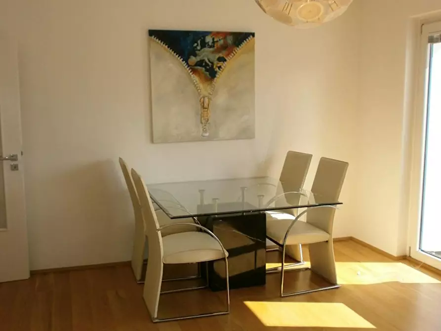 Immagine 2 di Appartamento in affitto  in Auf den Steinen a Düsseldorf