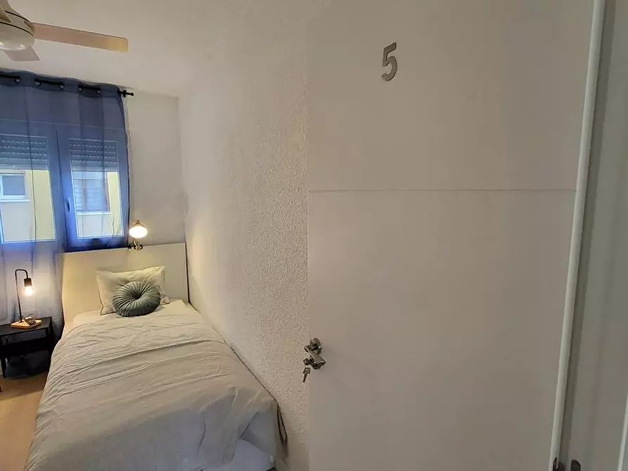 Immagine 4 di Camera condivisa in affitto  in Carrer de la Princesa Merce a Alicante/Alacant