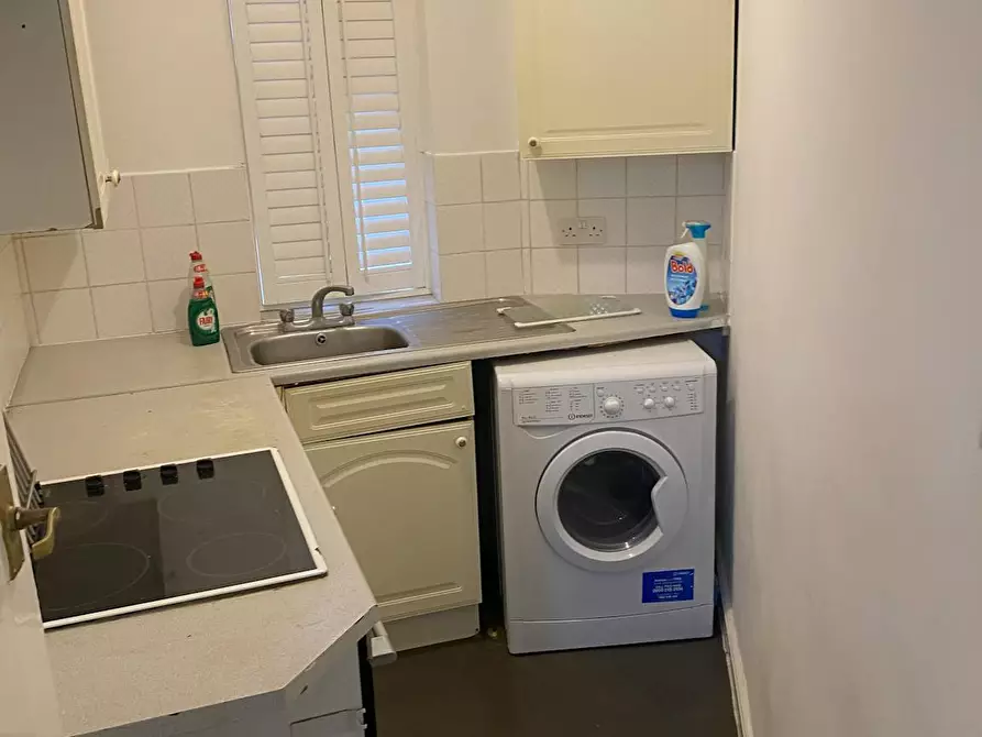 Immagine 4 di Appartamento in affitto  in Baron's Court Road a Hammersmith