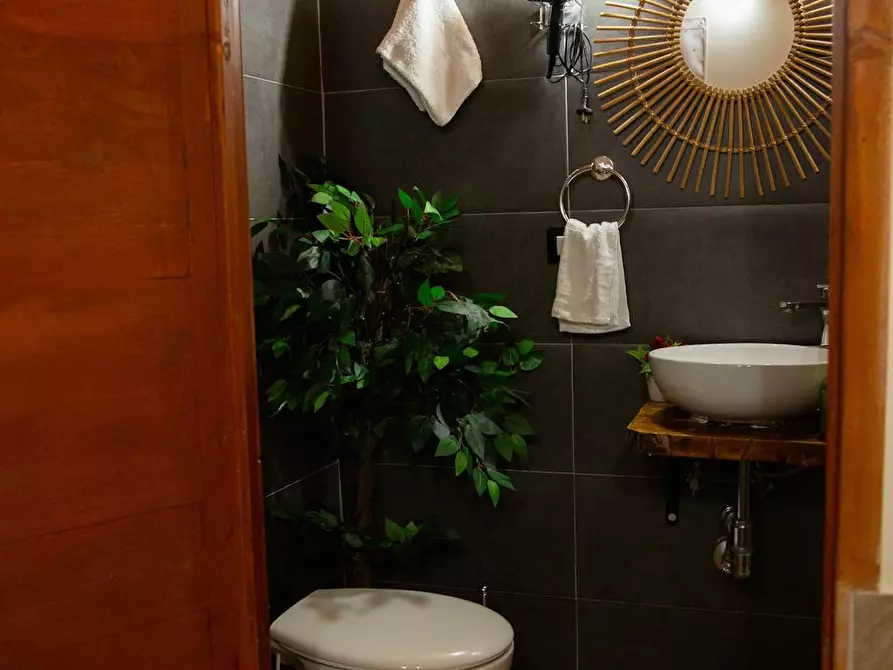 Immagine 6 di Appartamento in affitto  in Piazza Principe Umberto a Napoli