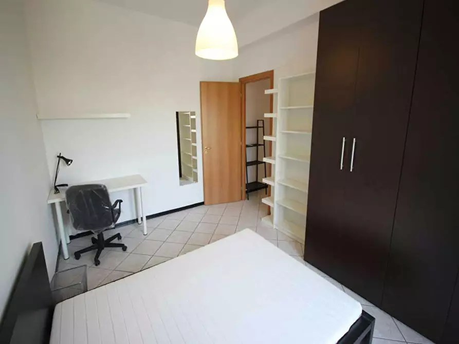 Immagine 4 di Camera in affitto  in Piazza Carlo Stuparich a Milano