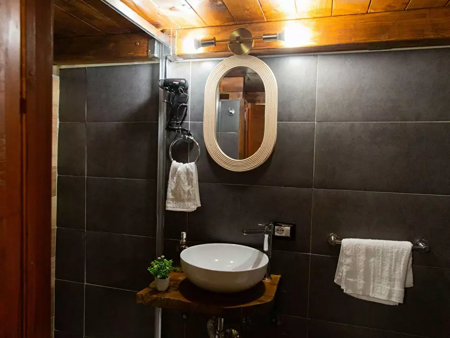 Immagine 3 di Appartamento in affitto  in Piazza Principe Umberto a Napoli