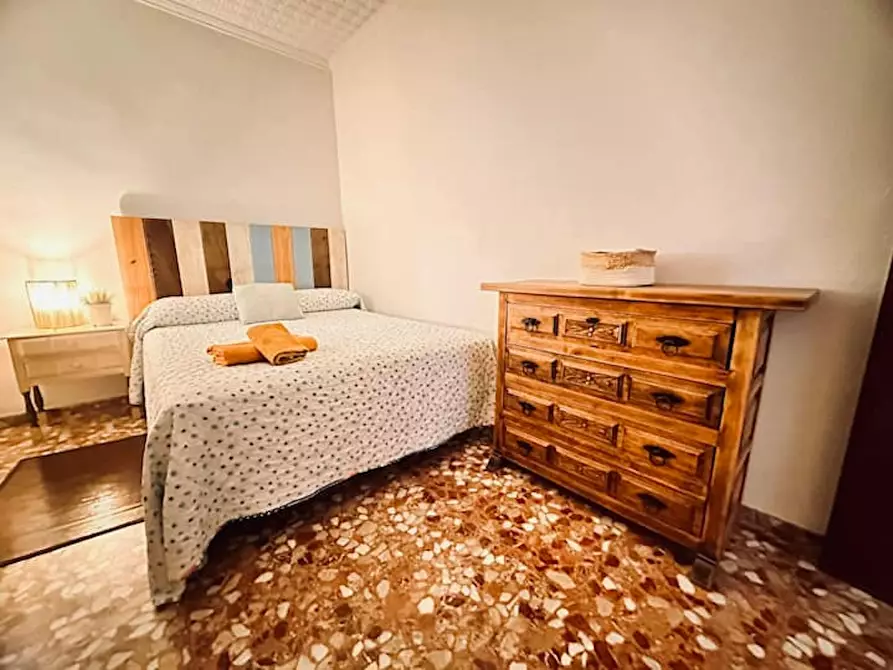Immagine 3 di Camera in affitto  in Carrer de Sant Mateu a Alicante/Alacant