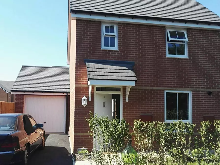 Immagine 1 di Casa indipendente in affitto  in Luck Road a Locks Heath
