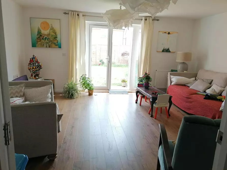 Immagine 2 di Casa indipendente in affitto  in Luck Road a Locks Heath